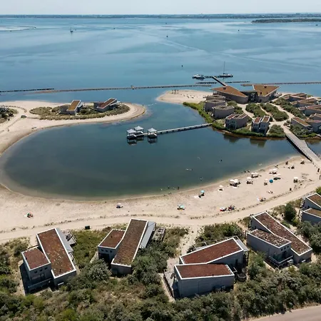 Villa 46 - Panorama | With Panoramic Water Views By The Ouddorp